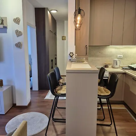 アパート Avram *